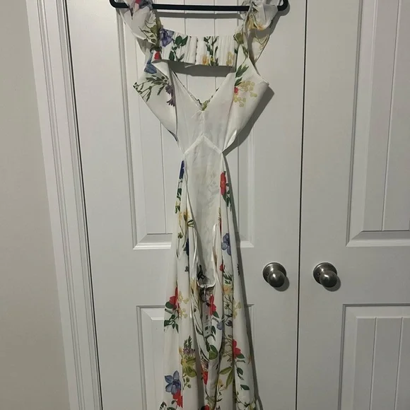 Dynamite Floral Midi Dress with Ruffle Details - Picture 3 of 4